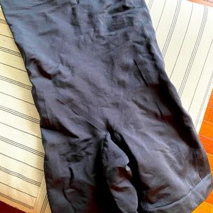 Skims black mid thigh spanx